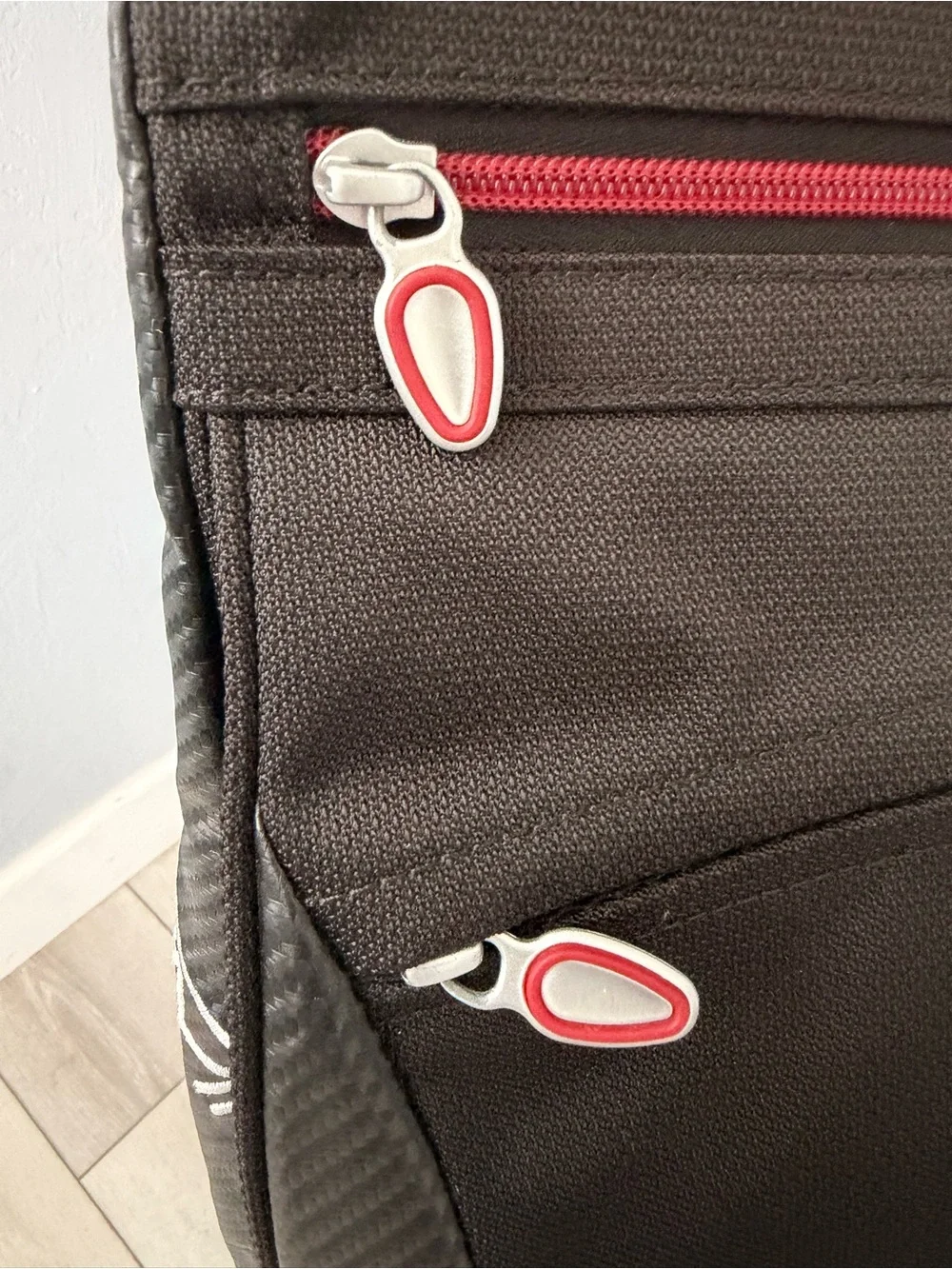 EUC Tumi Black & Red Nylon Crossbody Travel Bag Messenger Pack